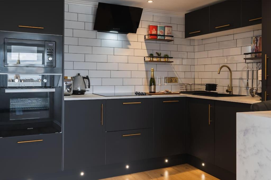 شقة The West End Loft - 5* Retreat - Private Parking! غلاسغو المظهر الخارجي الصورة